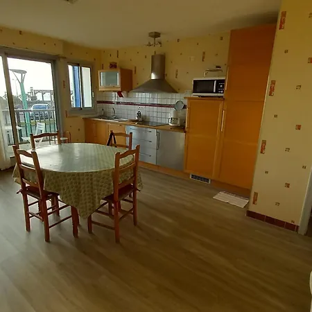 2 Pour 6 Personnes - Face - Spacieux - - Fr-1-323-297 Σαιν-Ζαν-ντε-Μον