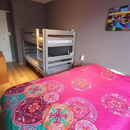 2 Pour 6 Personnes - Face - Spacieux - - Fr-1-323-297