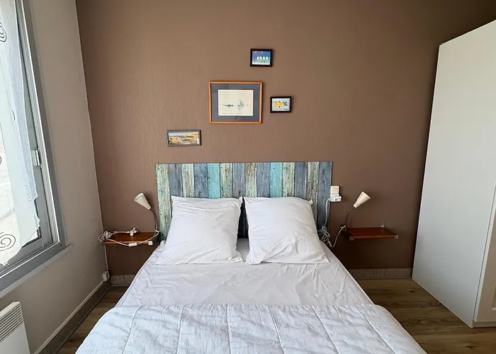 2 Pour 6 Personnes - Face - Spacieux - - Fr-1-323-297 아파트 생장드몽